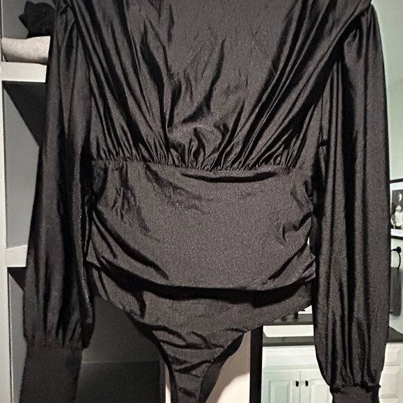 Steve Madden Long Sleeve Black V-Neck Body Suit Size Large - Picture 3 of 6